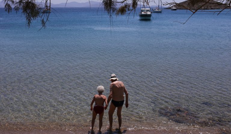 Κοινωνικός τουρισμός για συνταξιούχους e-ΕΦΚΑ: Πού οι διακοπές είναι δωρεάν και πού πληρώνετε
