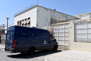 Φυλακές Κορυδαλλού: Καταγγελίες για εκβιασμούς και ξυλοδαρμούς κρατουμένων από ισοβίτη