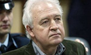 Εκτός φυλακής ο αρχηγός της 17 Νοέμβρη – Οι πρώτες εικόνες του Αλέξανδρου Γιωτόπουλου