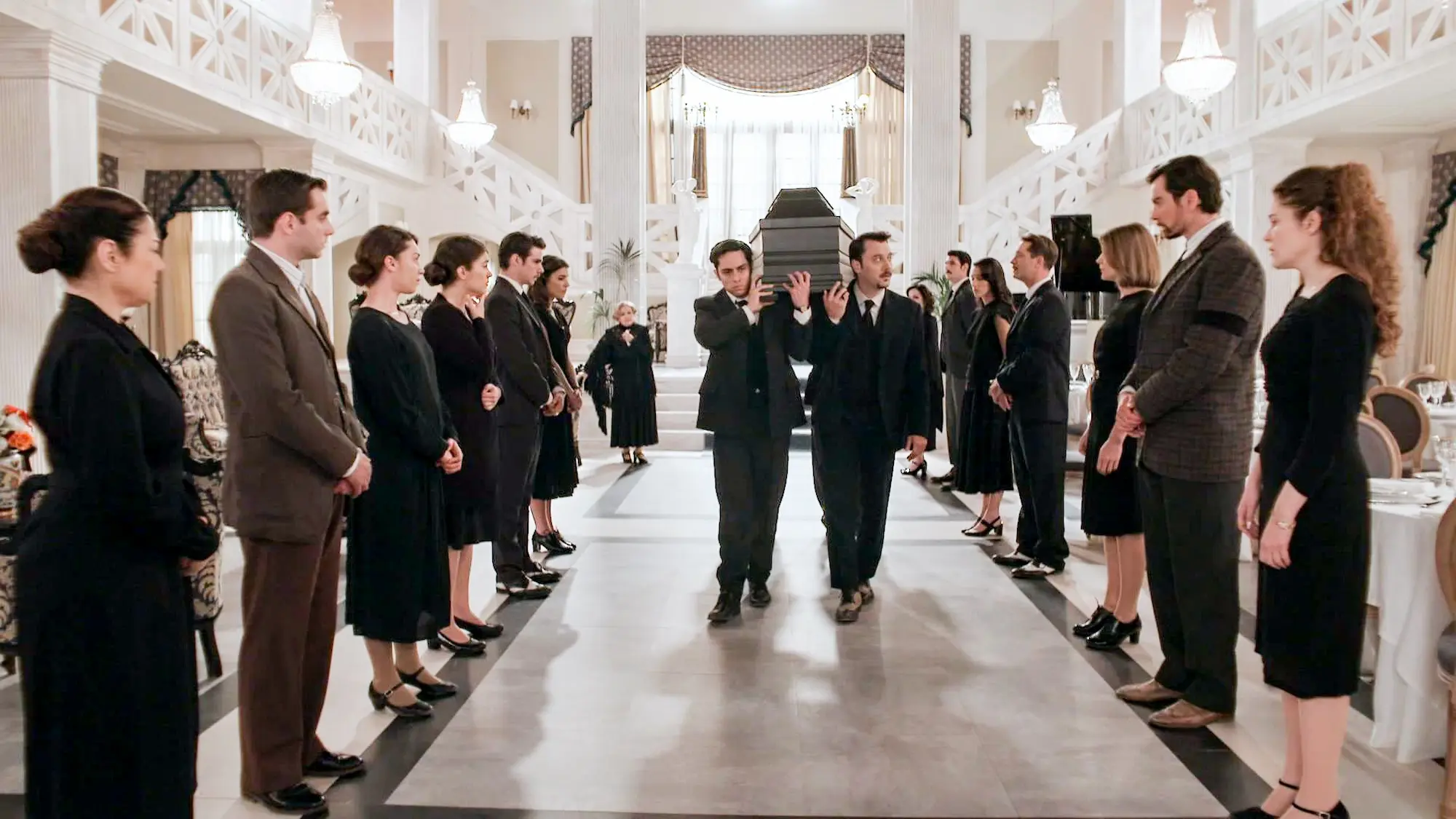 Grand Hotel: Ο Κομνηνός αποκαλύπτει την αλήθεια για τον θάνατο της Αγγέλας – Τι θα δούμε απόψε (19/5)