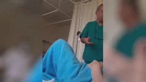 Βίντεο: Η στιγμή που ο αναισθησιολόγος ζητάει το φακελάκι – Σε αναστολή και ΕΔΕ