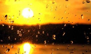 Με ήλιο αλλά και λίγες μπόρες η Κυριακή (17/05) – Πού θα βρέξει