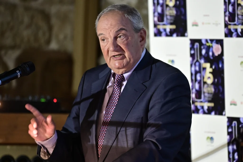 Κώστας Καραμανλής: Σφοδρή επίθεση για υποκλοπές και «εκπτώσεις» στις δημοκρατικές αξίες