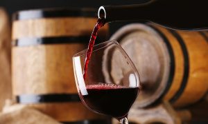 Κόκκινο ή λευκό κρασί; Τι δείχνει νέα μελέτη για τον κίνδυνο καρκίνου
