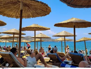 Σχεδόν 1.000 ευρώ σε τουρίστα που δεν μπορούσε να βρει ξαπλώστρα στην Κω