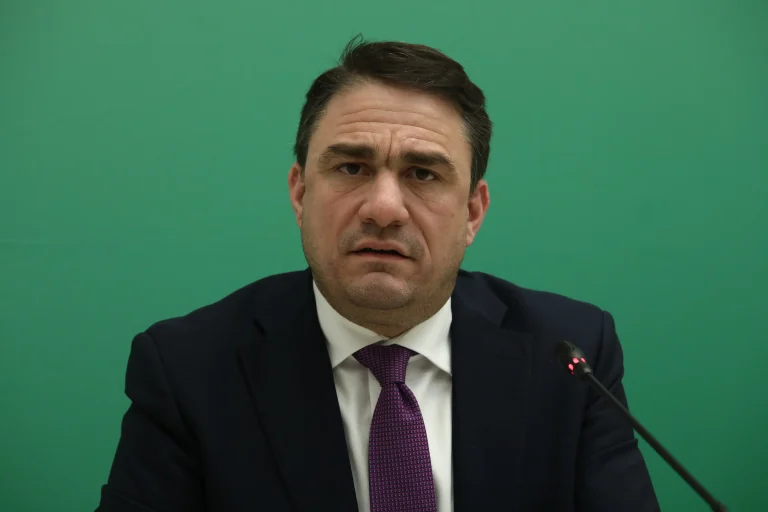 Τσουκαλάς κατά Κεραμέως για την τετραήμερη εργασία: «Λαϊκισμός είναι η προπαγάνδα και η οπισθοδρόμηση»