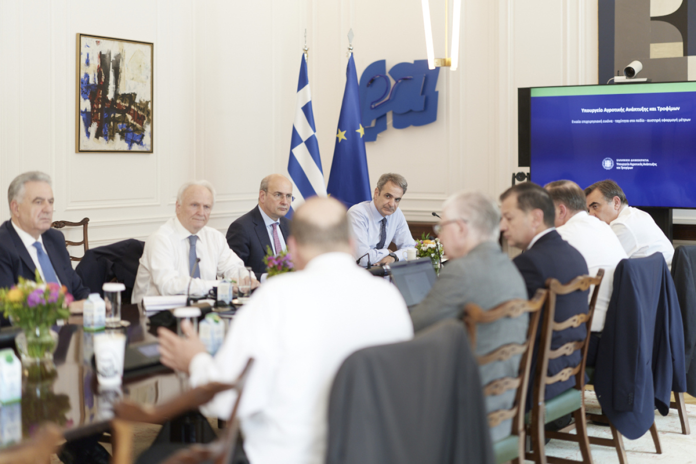 Έρχονται νέες πληρωμές στους αγρότες: Τι αποφασίστηκε στη σύσκεψη στο Μαξίμου