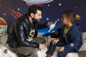 «Μπαμπά, σ’ αγαπώ»: Ο Πάρης κάνει πρόταση γάμου στην Ελένη – Μεγάλη ανατροπή απόψε (11/5) στον Alpha