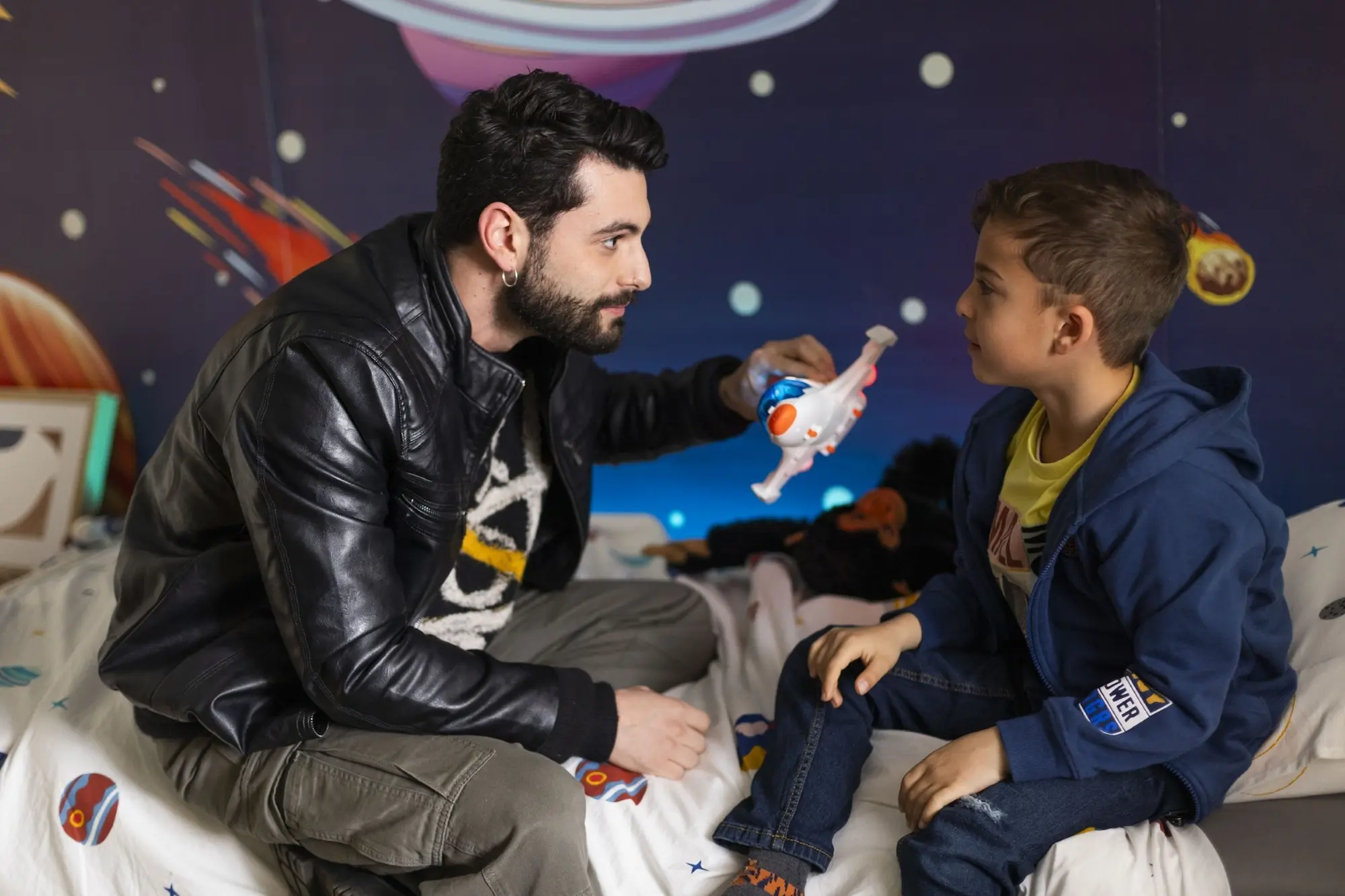 «Μπαμπά, σ’ αγαπώ»: Ο Πάρης κάνει πρόταση γάμου στην Ελένη – Μεγάλη ανατροπή απόψε (11/5) στον Alpha