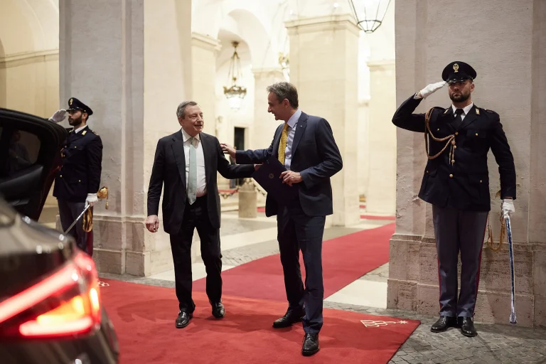 Σε βράβευση του Μάριο Ντράγκι θα μιλήσει ο πρωθυπουργός