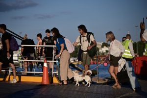 Απαγορευτικό απόπλου: Το βράδυ οι αποφάσεις για τα δρομολόγια του Σαββάτου