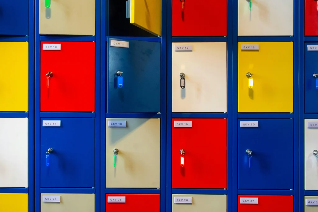 Υπουργείο Παιδείας: Έρχονται lockers σε 4.000 δημοτικά σχολεία – Ξεκίνησε ο διαγωνισμός