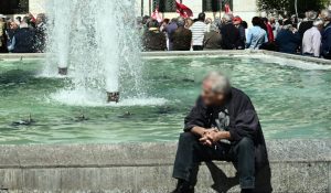 «Κόβονται» από το επίδομα 300.000 συνταξιούχοι