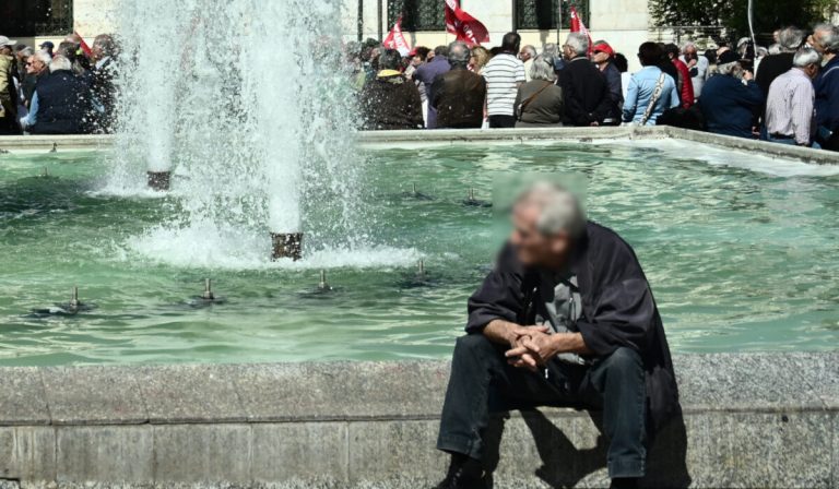 «Κόβονται» από το επίδομα 300.000 συνταξιούχοι