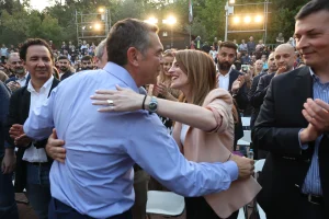 Πλημμύρισε από κόσμο το Θέατρο Ρεματιάς στην εκδήλωση του Αλέξη Τσίπρα – ΕΙΚΟΝΕΣ