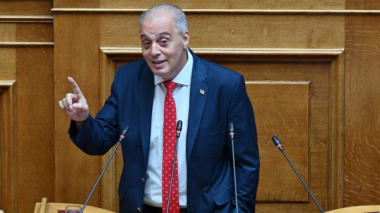 Με 97 ψήφους εγκρίθηκε η άρση ασυλίας του Κυριάκου Βελόπουλου