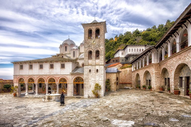 Η απίστευτη ιστορία πίσω από το αρχαιότερο μοναστήρι της Ελλάδας
