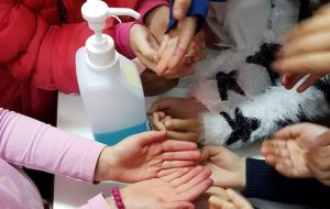 Νέο πλαίσιο για λοιμώξεις σε σχολεία και βρεφονηπιακούς σταθμούς – Τι αλλάζει για γονείς, μαθητές και εκπαιδευτικούς
