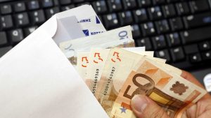 Πάνω από 3,6 δισ. τα «φέσια» του Δημοσίου...