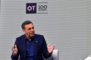 Δημοσκόπηση QED: Ο Τσίπρας με τις περισσότερες θετικές...