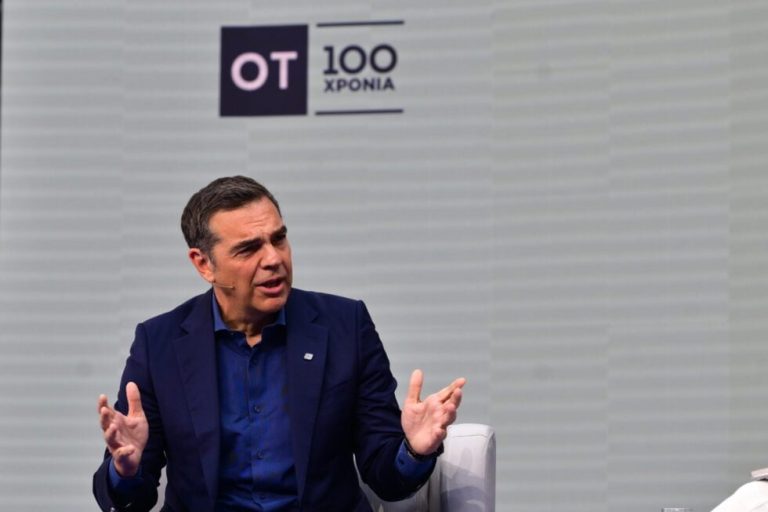 Δημοσκόπηση QED: Ο Τσίπρας με τις περισσότερες θετικές γνώμες