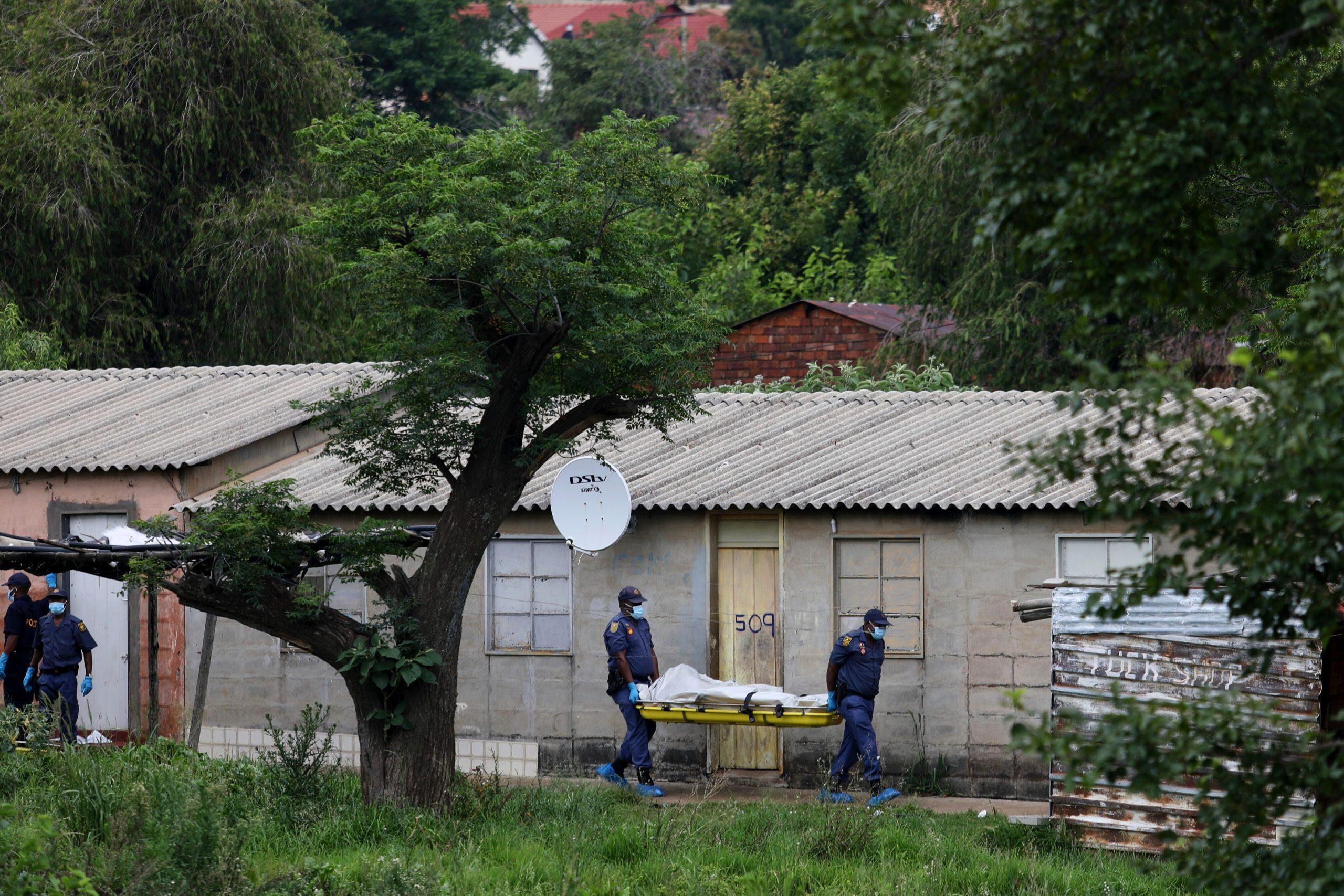 Νότια Αφρική: Τουλάχιστον 12 νεκροί από μαζική ένοπλη επίθεση