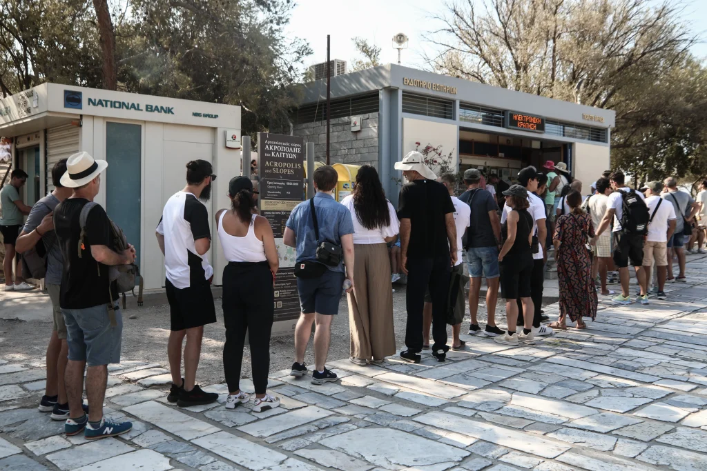 Νέες τιμές σε αρχαιολογικούς χώρους και μουσεία – Τι αλλάζει σε Ακρόπολη και Σούνιο