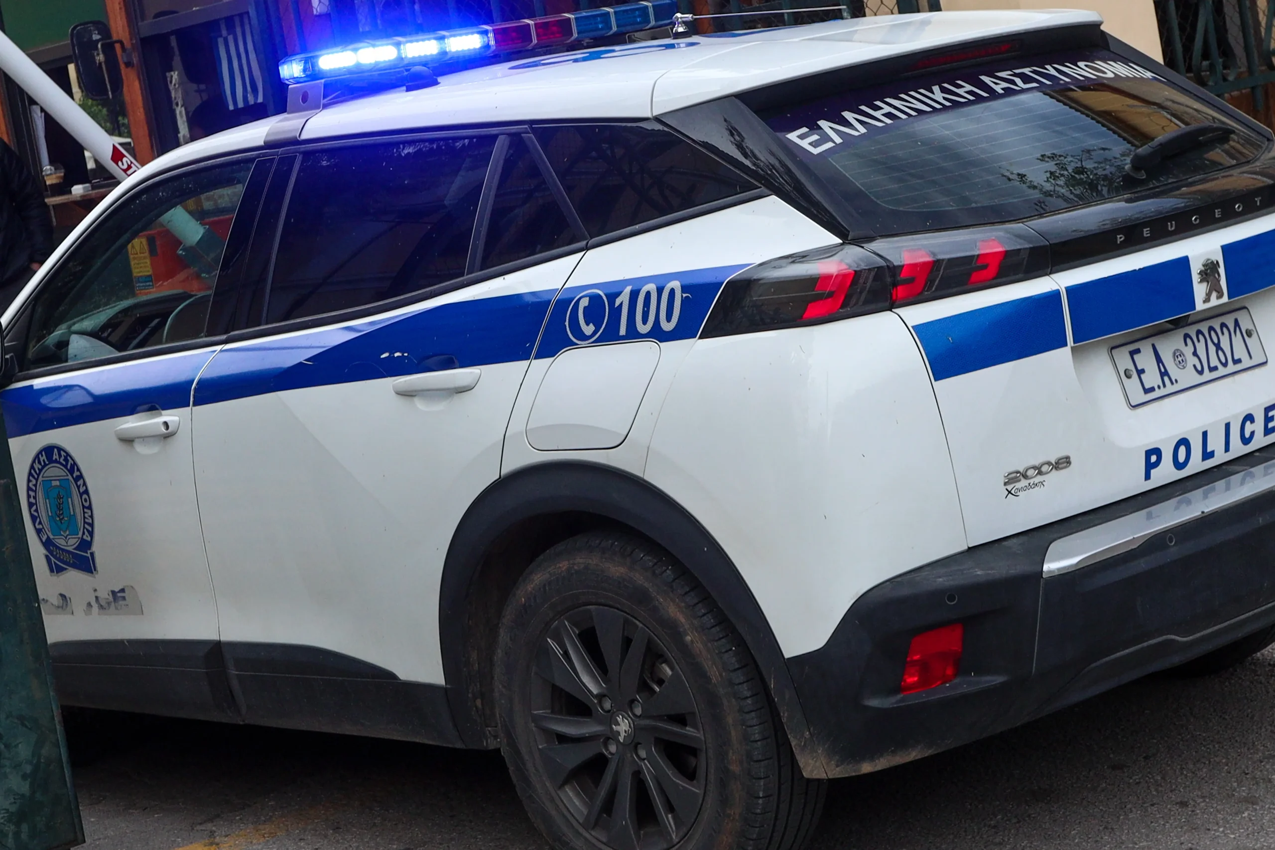 Εντοπίστηκαν νεκροί 28χρονος και 24χρονη σε χώρο στάθμευσης στον Πειραιά