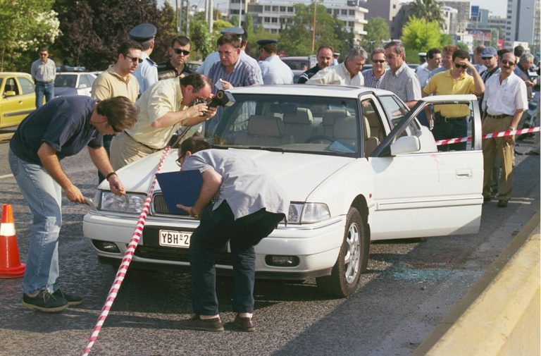 Η «17 Νοέμβρη» δολοφονεί τον Στίβεν Σόντερς στη Λεωφόρο Κηφισίας