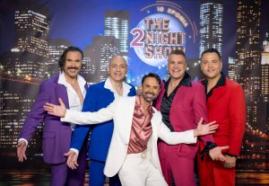 «The 2Night Show»: Ο Γιάννης Τσιμιτσέλης και οι ONE απόψε στον Γρηγόρη Αρναούτογλου