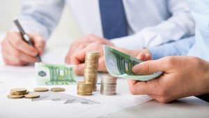 «Κούρεμα» στις δόσεις για 100.000 δανειολήπτες του νόμου...