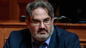 Ραγδαίες εξελίξεις στο ΥΠΕΝ: Παραίτηση Μπακογιάννη μετά τις...