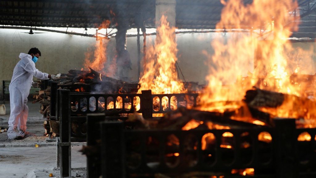 Νέο Δελχί: Τουλάχιστον 21 νεκροί από μεγάλη πυρκαγιά σε ξενοδοχεία