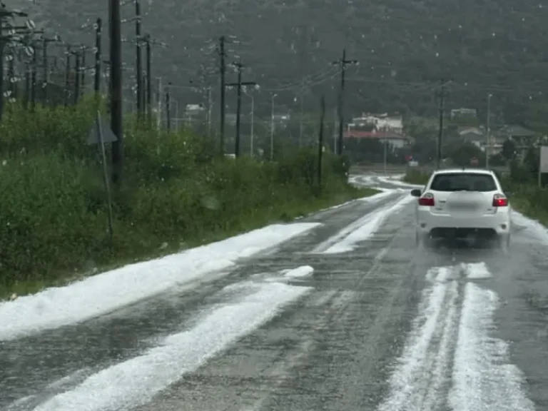 Χαλάζι «έντυσε» στα λευκά τα Ιωάννινα – Δείτε βίντεο