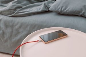 Φορτίζετε σωστά το κινητό σας; Το λάθος που...