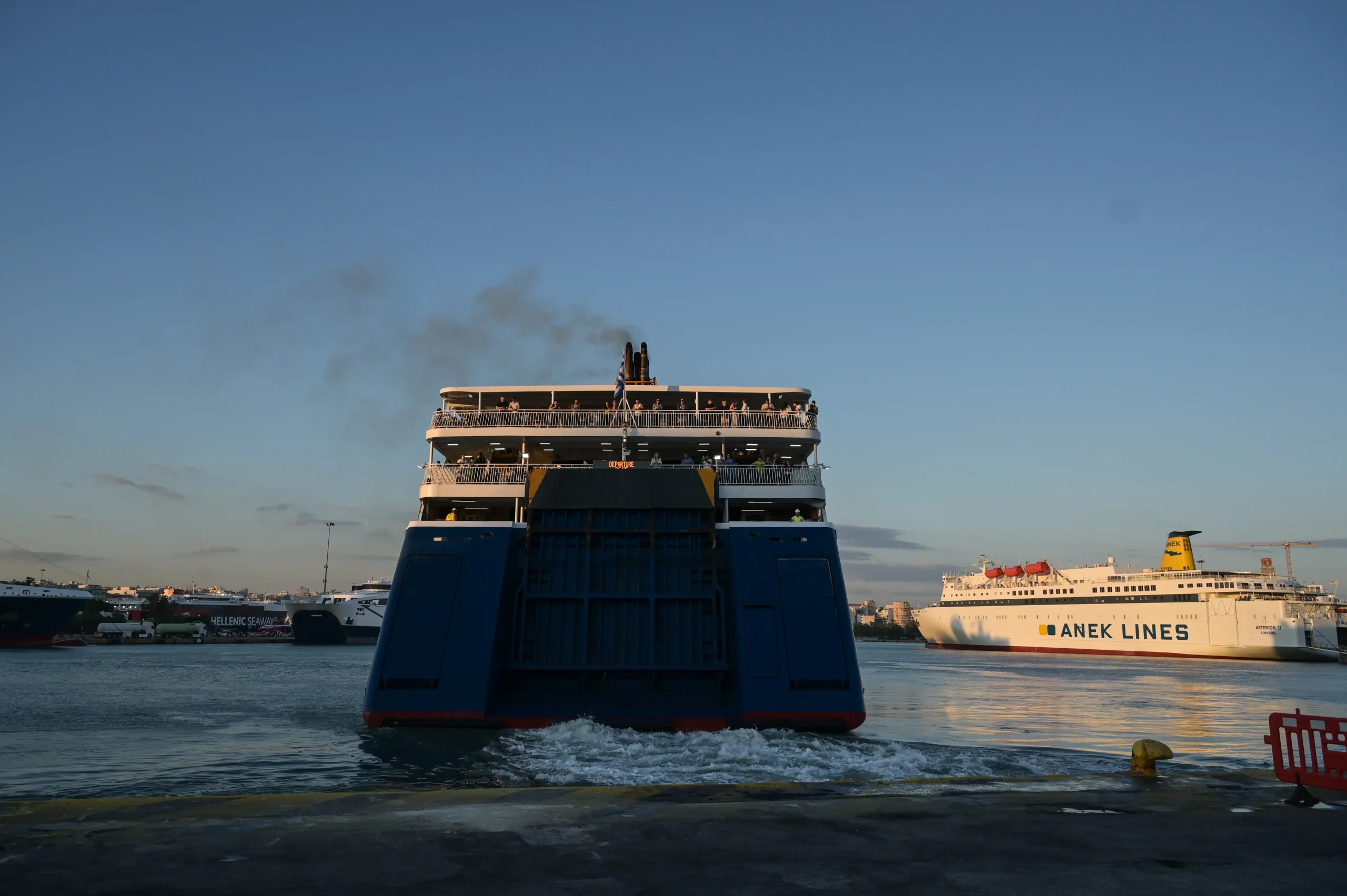 Συναγερμός στον Πειραιά: Όχημα έπεσε στη θάλασσα στο λιμάνι – Μεγάλη κινητοποίηση του Λιμενικού