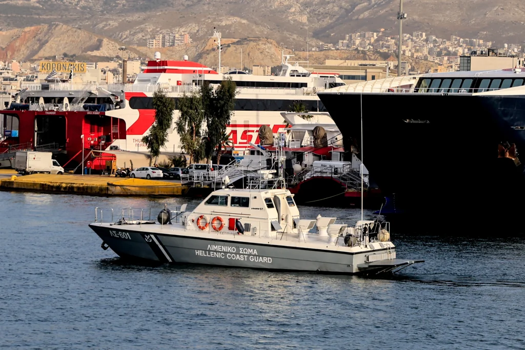Πειραιάς: Άνδρας βρέθηκε νεκρός στη θάλασσα στην Πύλη Ε2 – Αναζητούνται τα στοιχεία του