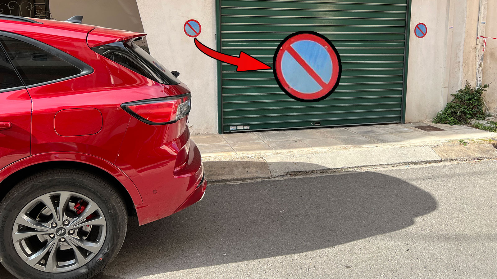 Παρκάρισμα μπροστά σε γκαράζ: Πότε απαγορεύεται και πότε όχι