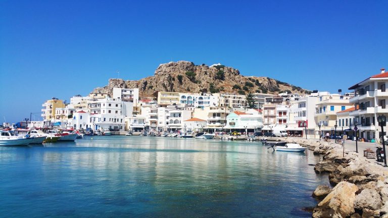 Το ελληνικό νησί που αποθεώνουν οι Σκανδιναβοί