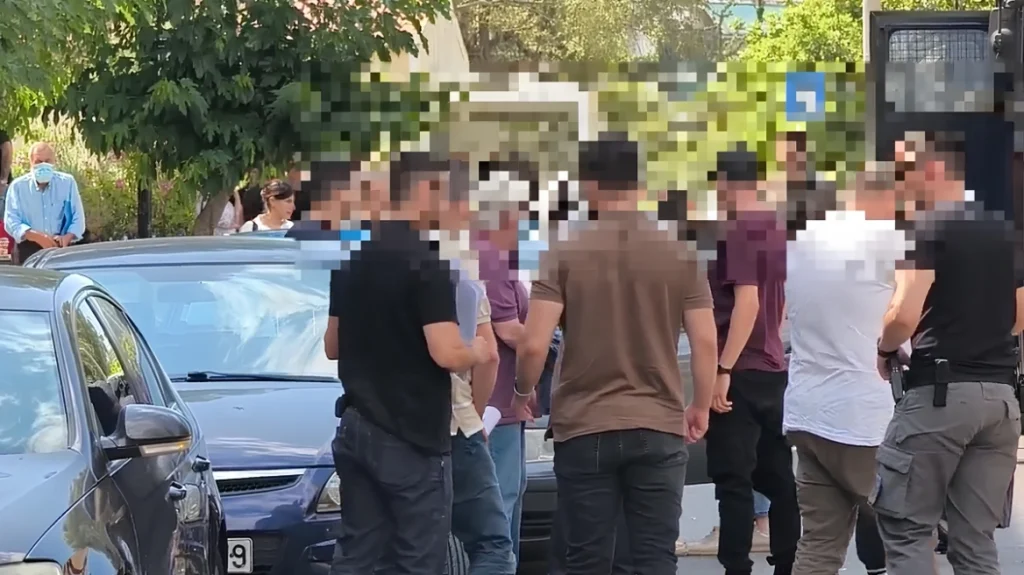 Κύκλωμα στις πολεοδομίες: Μίζες σε κουτιά γλυκών και ξέπλυμα μέσω έργων τέχνης!