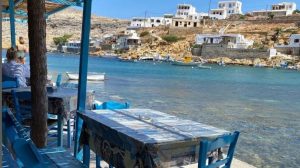 Σίφνος: Δωρεάν στέγη, επίδομα και ακτοπλοϊκά εισιτήρια για...