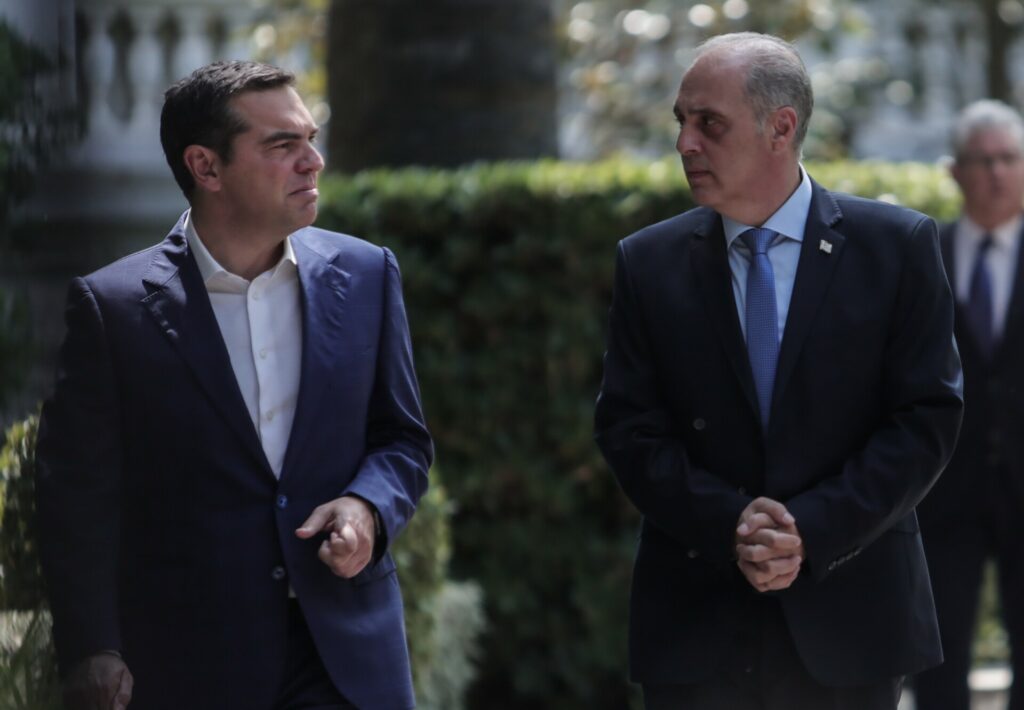 Δημοσκόπηση Interview: Ο Τσίπρας μια ανάσα από τη δεύτερη θέση στην Α’ Θεσσαλονίκης