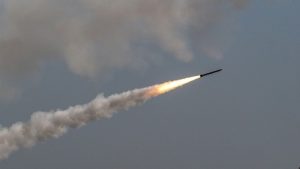 Επιθέσεις του Ιράν εναντίον Κουβέιτ και Μπαχρέιν – Πλήγματα των ΗΠΑ στο νησί Κεσμ του Ιράν