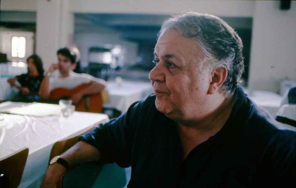 Ο Μάνος Χατζιδάκις πέρασε στην αιωνιότητα, αφήνοντας πίσω του ένα ανεκτίμητο έργο