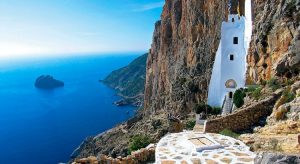 Τα έρημα χωριά στο στόχαστρο της τουριστικής ανάπτυξης – Η ρύθμιση που ανοίγει τα νησιά στο real estate