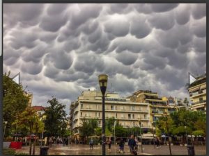 Τι είναι τα σύννεφα «mammatus» που εμφανίστηκαν στην Κομοτηνή