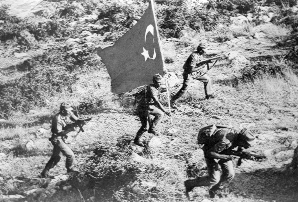 Όταν η Κύπρος κόπηκε στα δύο – Η έναρξη της τουρκικής εισβολής