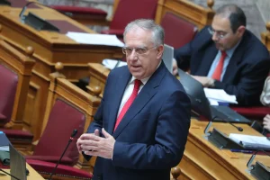 Τάκης Θεοδωρικάκος: Τι είπε για τις κρυφές χρεώσεις των τραπεζών