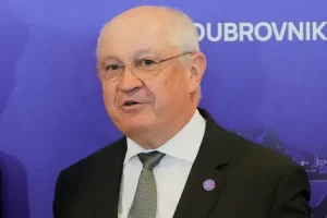 Παραιτήθηκε ο πρωθυπουργός της Μολδαβίας Αλεξάντρου Μουντεάνου