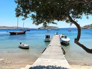 Το μικροσκοπικό ελληνικό νησί που ελάχιστοι γνωρίζουν και θα σας μαγέψει